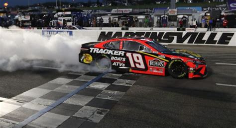 city that hosts the nascar race with the largest purse|Martinsville 101: Trends, history, purse info, odds and more.